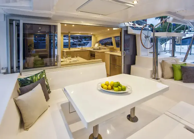 Luxurious 40ft Leopard Catamaran - Captain Included