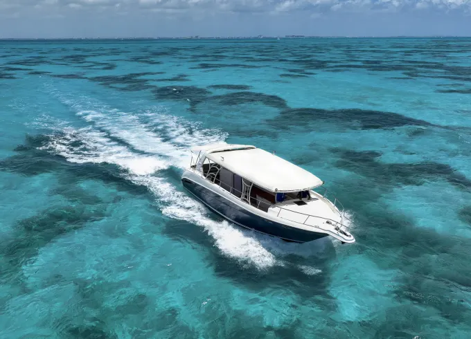 Sea Ray 50' Sundancer in Cancun up to 45 pax