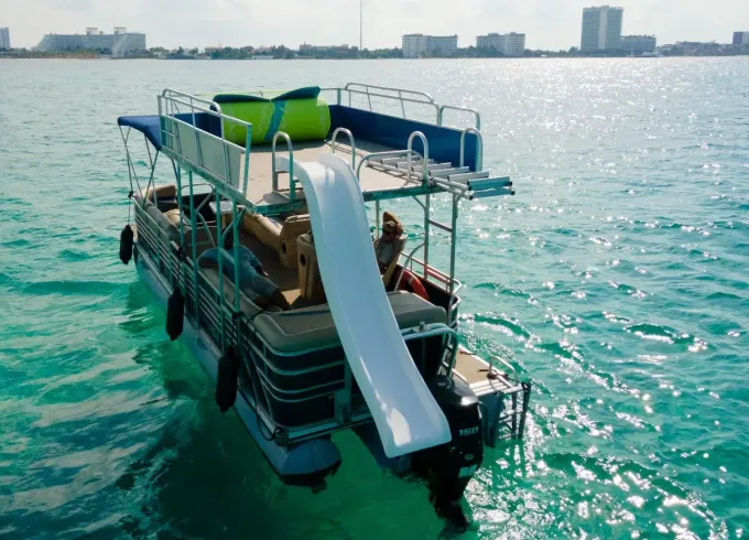 30' Double Deck Pontoon - Family Boat Rental in Cancun
