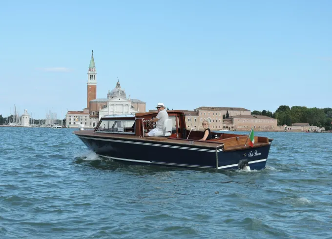 Private  Tour (4-7 Hours) in Venetian lagoon