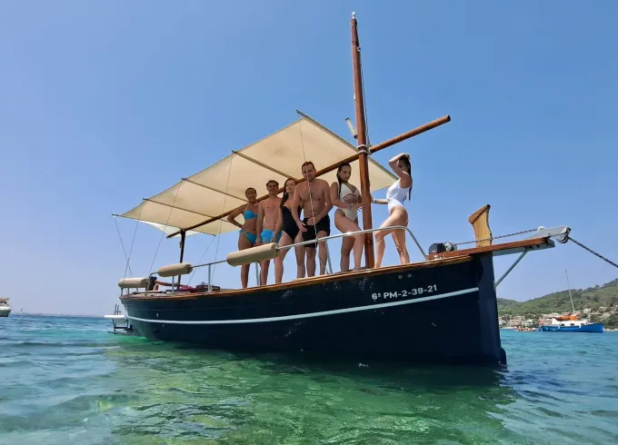 24ft Traditional Boat Mallorquin in Port d'Alcúdia