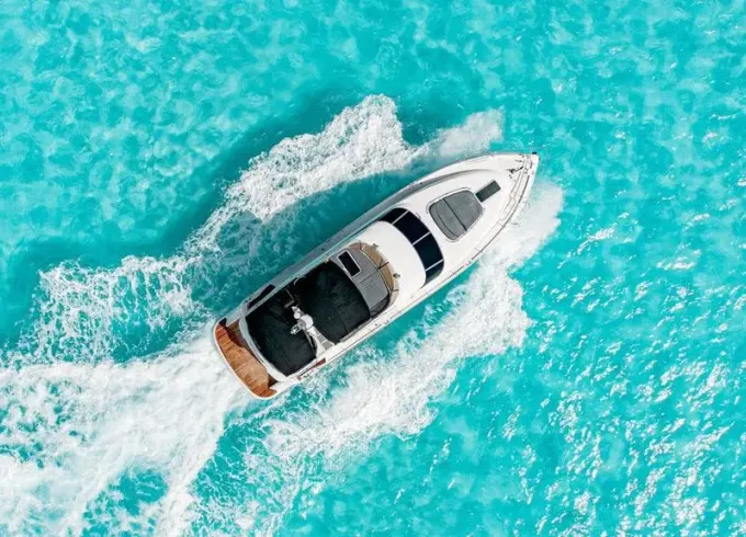Fairline 68ft Luxury Yacht in Cancun up to 20 Guests