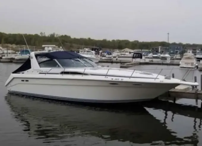 See Chicago like no one else can! Rent Sea Ray 350 Sundancer Motor Yacht!