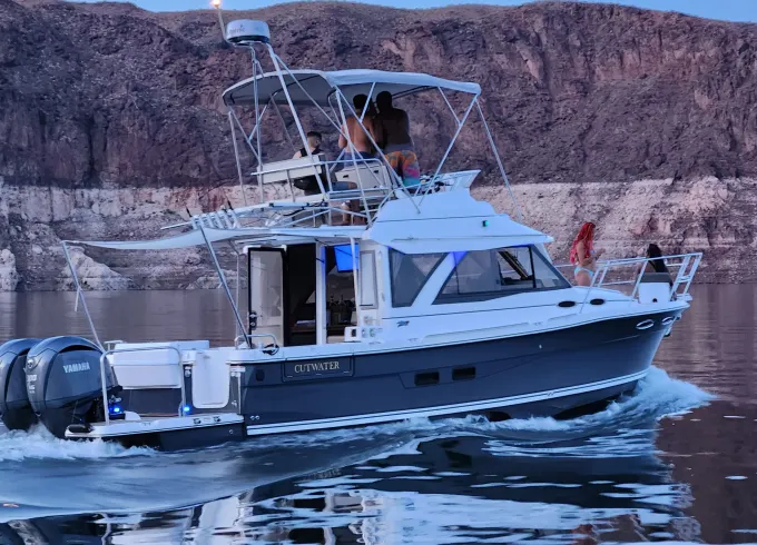 Catalina Cruise! Flybridge Cruiser in NewPort Beach