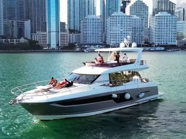60ft Prestige 2022 For The Best Spots In North Miami