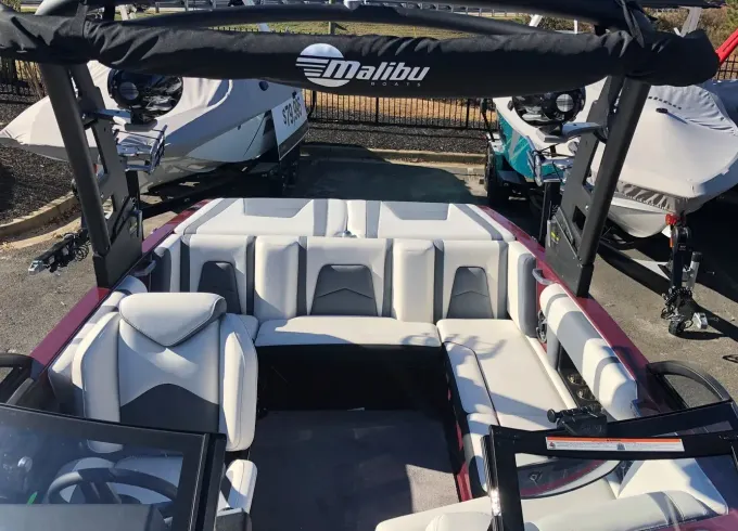 2022 Malibu MLX 21 Wakeboat Rental in Hendersonville