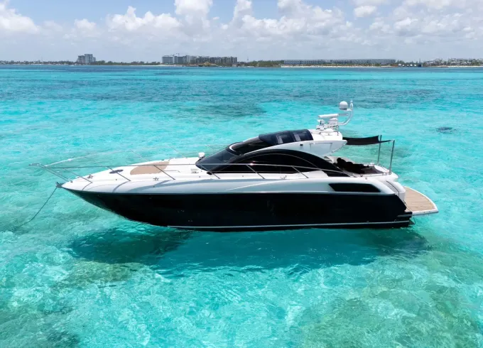 Azimut 54 Motor Yacht – Private Cancun & Costa Mujeres Cruise (15 Guests)
