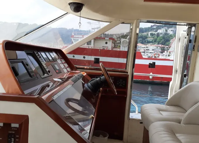 Motor Yacht Charter for 12 Person in İstanbul