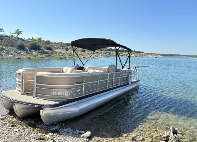 26’ Pontoon w/Diving Board!