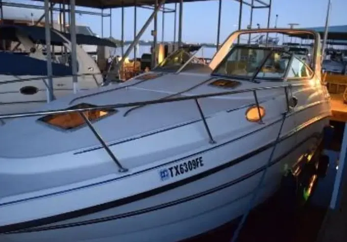 Chaparral Signature 300 Motor Yacht for Party in Austin, Texas