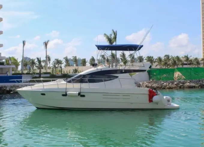 40' Azimut Motor Yacht in Cancún - Economic and comfortable
