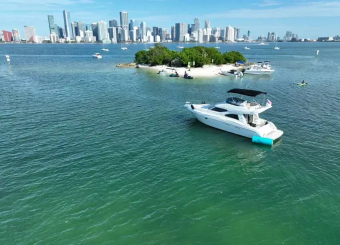 45' Motor Yacht Rental in Miami, Florida!!