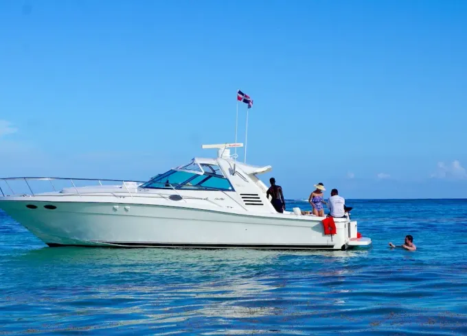 40' Luxury Searay Yacht at Punta Cana - Cap Cana Marina