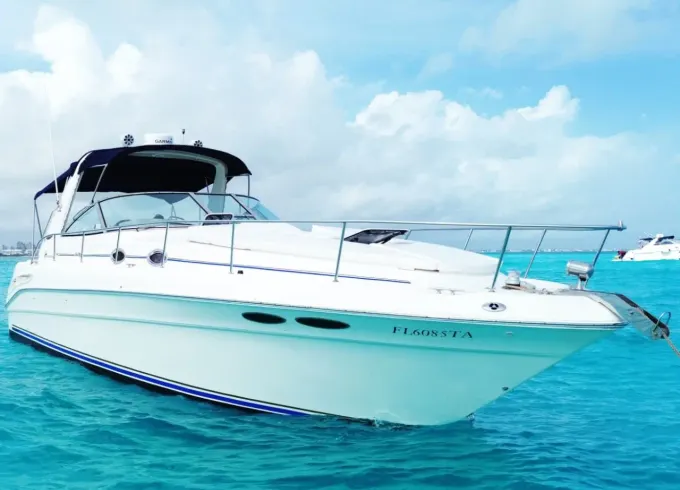 Sea Ray 36 ft Yacht with Captain & Crew in Cancún, Mexico