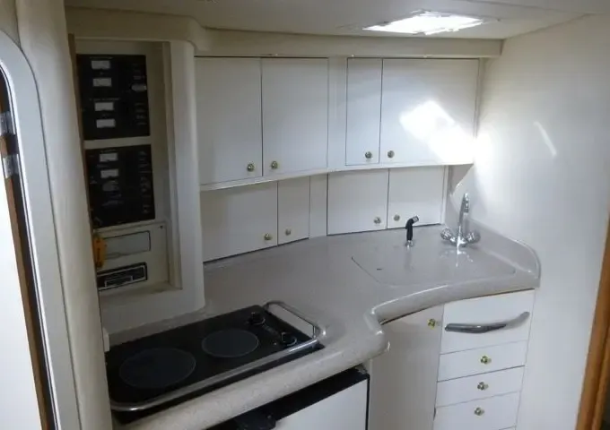 37 feet Sea Ray Motor Yacht Rental in Gaios, Greece