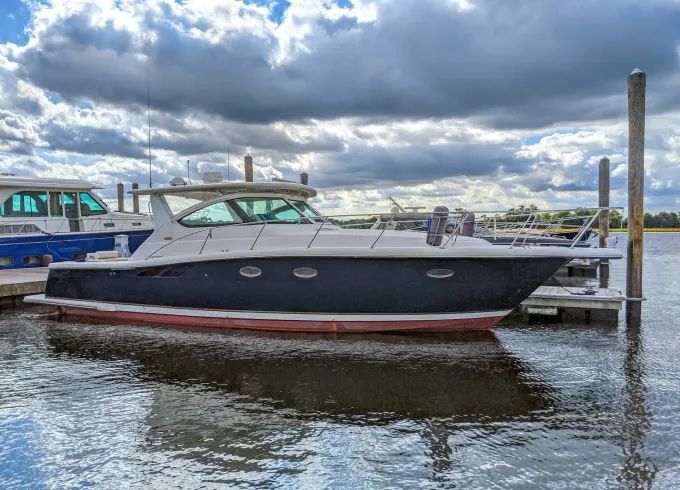 40 Foot Tiara Motor Yacht Rental in Greenport, New York