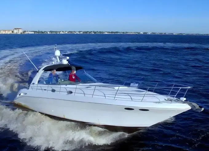 41ft Sea Ray Sundancer 410 Yacht in Chicago, Illinois - Stunning Throughout