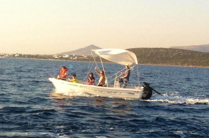 Center Console for 5 People for Rent in Paros, Greece