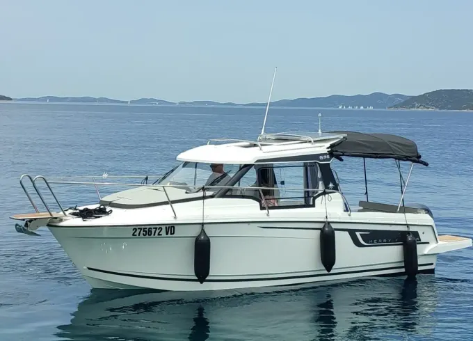 Rent Merry Fisher 695 Cruiser - Series 2 in Sibenik