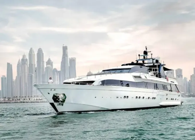 ITALIAN AZIMUT 135FT LUXURIOUS YACHT IN DUBAI