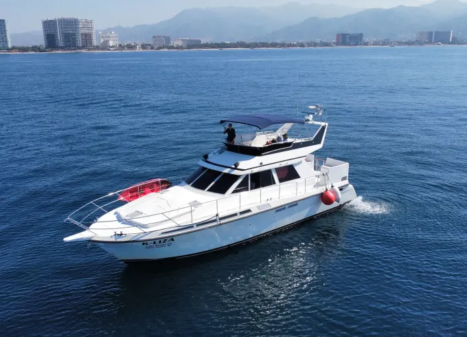 50ft Yacht with Flybridge in Puerto Vallarta