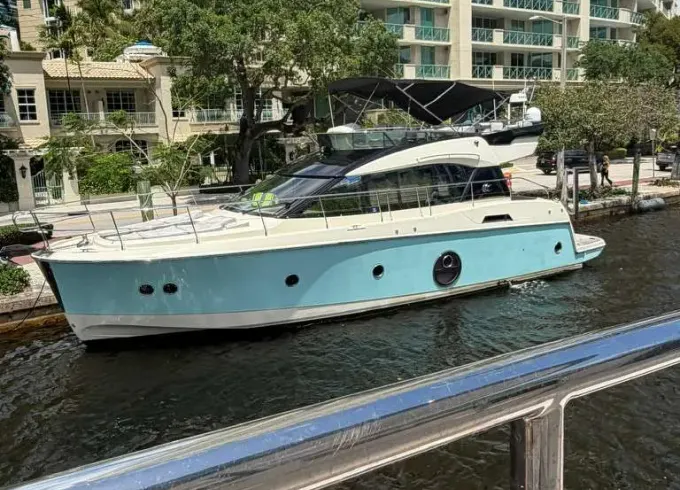MC 52’ Beneteau in FORT LAUDERDALE