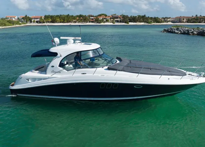 40' Sea Ray Sundancer All-Inclusive Yacht Charter in Tulum Beach.