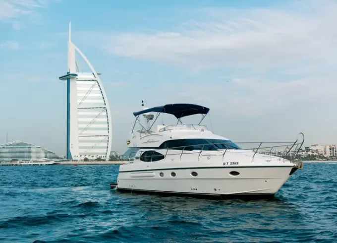 Dubai: Private Yacht Cruise with Option to Add Gourmet Food
