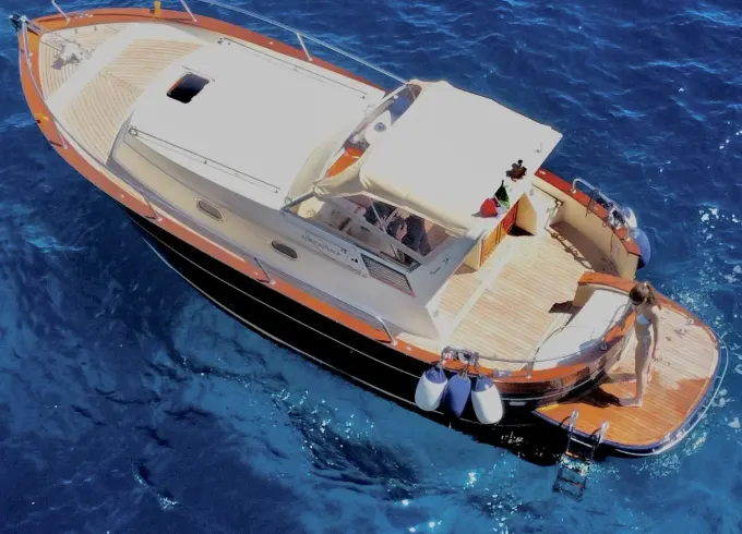 2016 Classic Italian Gozzo Apreamare 28ft motor Yatch