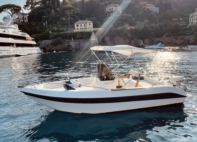 19' Mano Marine Boat for Exclusive Experience in Portofino