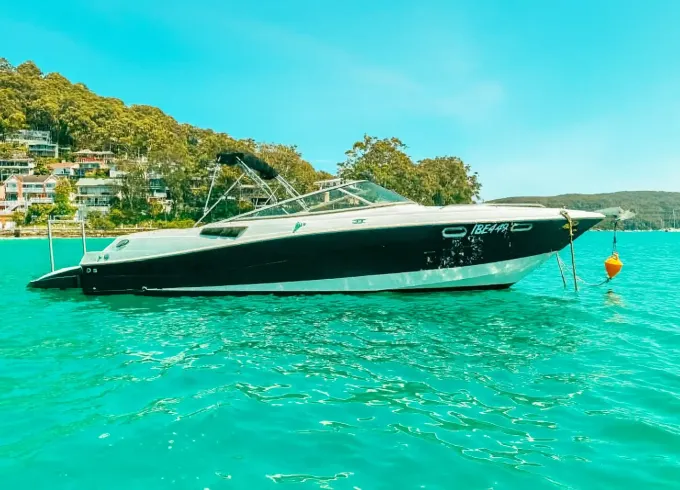 Luxury boat trip Juan – all inclusive, with sunbed, fridge, music & water fun