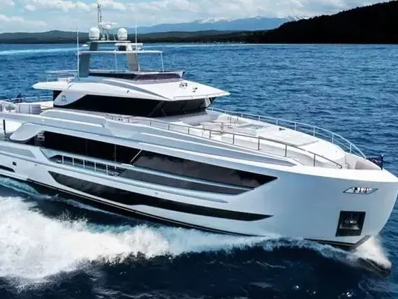 110ft Horizon FD110 Luxury Yacht Charter Sag Harbor & Montauk, NY