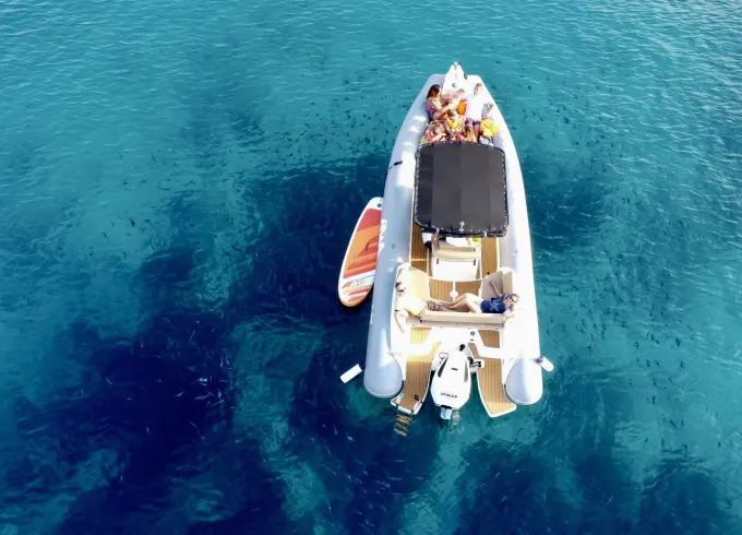 BWA 26 GTO Sport with 250 Hp Boat for Rent Cannigione