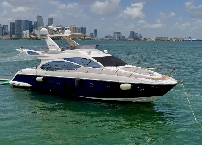 Luxury Azimut 55’ Flybridge Motor Yacht