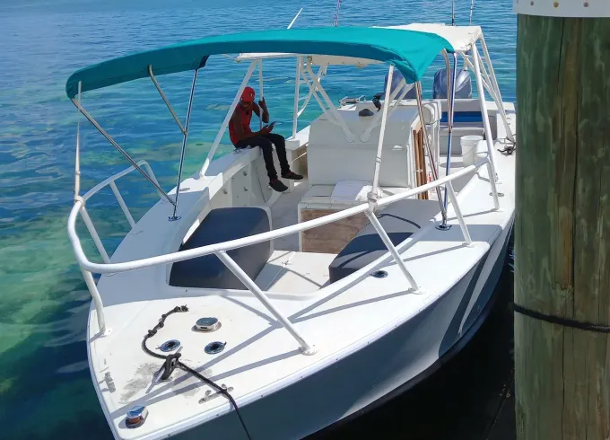 Nassau’s Ultimate Private Boat Tour: Snorkeling, Swim with Pigs, & Rose Island