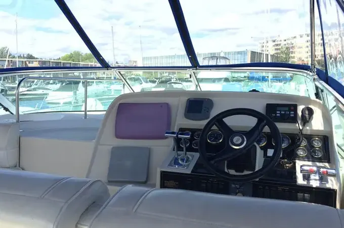 Captained Charter On 39ft Cruisers Yachts In Kirkland, Washington