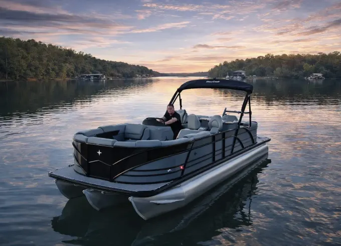 Stunning Berkshire 250HP Bar Boat, 25 Ft 13 passenger Tri-Toon Lake Lanier!