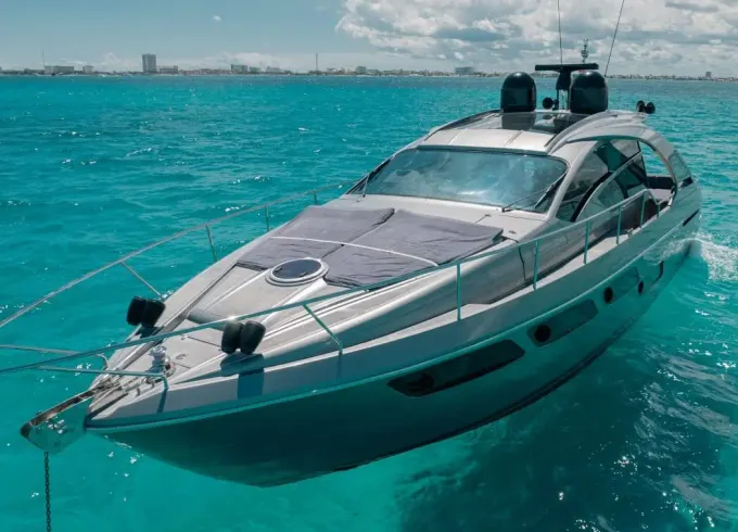 56ft Pershing Motor Yacht In Cancún