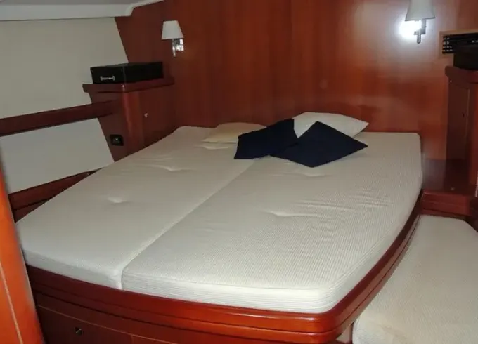Charter 53' Cruising Monohull in Loano, Liguria