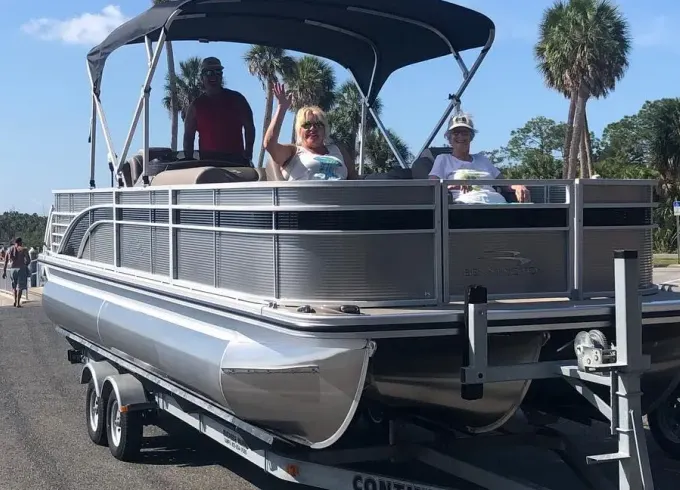 Wonderful Water Day in St. Petersburg | 23ft Bennington Pontoon