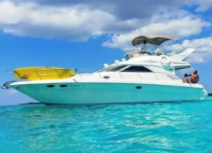 Sea Ray Sedan Bridge 42’ Yacht Charter in Tulum and Playa