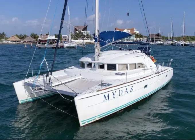 45ft Catamaran Private Charter / Capacity 40 people