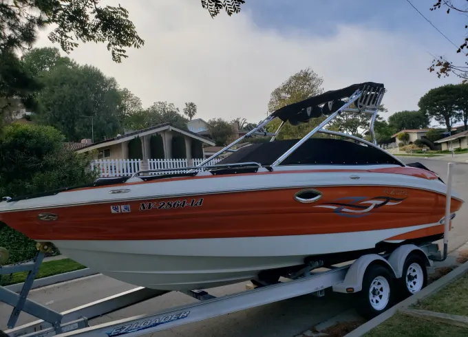 26’ Bennington Azure Bowrider | Lake Tahoe | 10 Guests | Water Sports Ready
