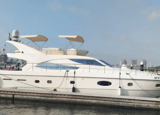 Dubai Boat Rental 🐬 - Luxury 70ft Ferretti Motor Yacht in Dubai Upto 25 Guests