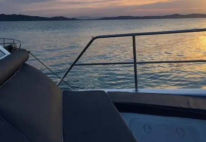Private Cruise with Glassbottom