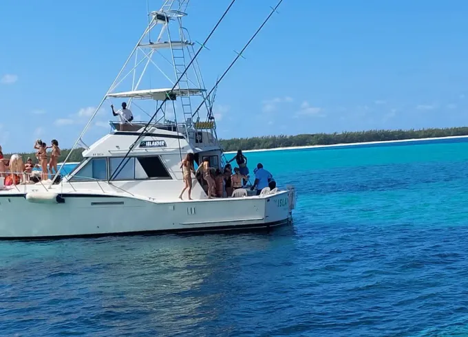 Fishing Charter on 48ft Hatteras Sport Fisherman Yacht in Nassau, New Providence