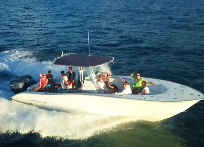 32ft Center Console - Private Charter Tours and Snorkeling in the USVI and BVI