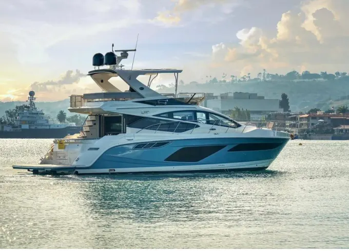 Newest Sea Ray modern and spacious
