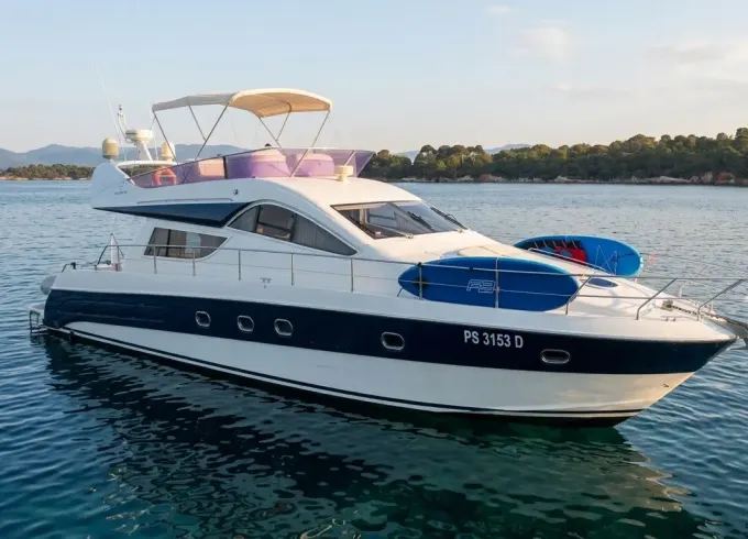 Premium Yacht Tour At The Departure of Golfe Juan | Raffaelli 52