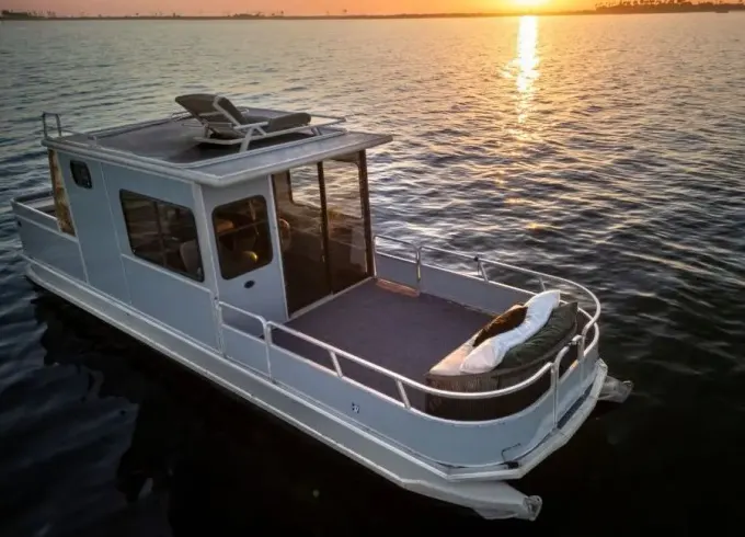 Double Decker Party Pontoon | Sun Tracker 32 Party Cruiser | 13 People